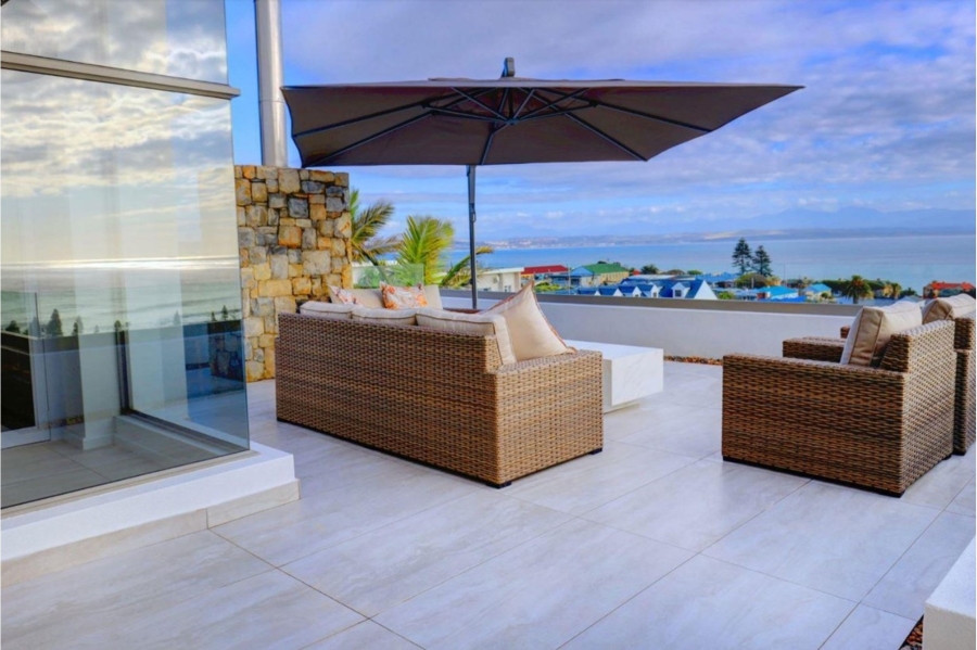 4 Bedroom Property for Sale in Mossel Bay Central Western Cape